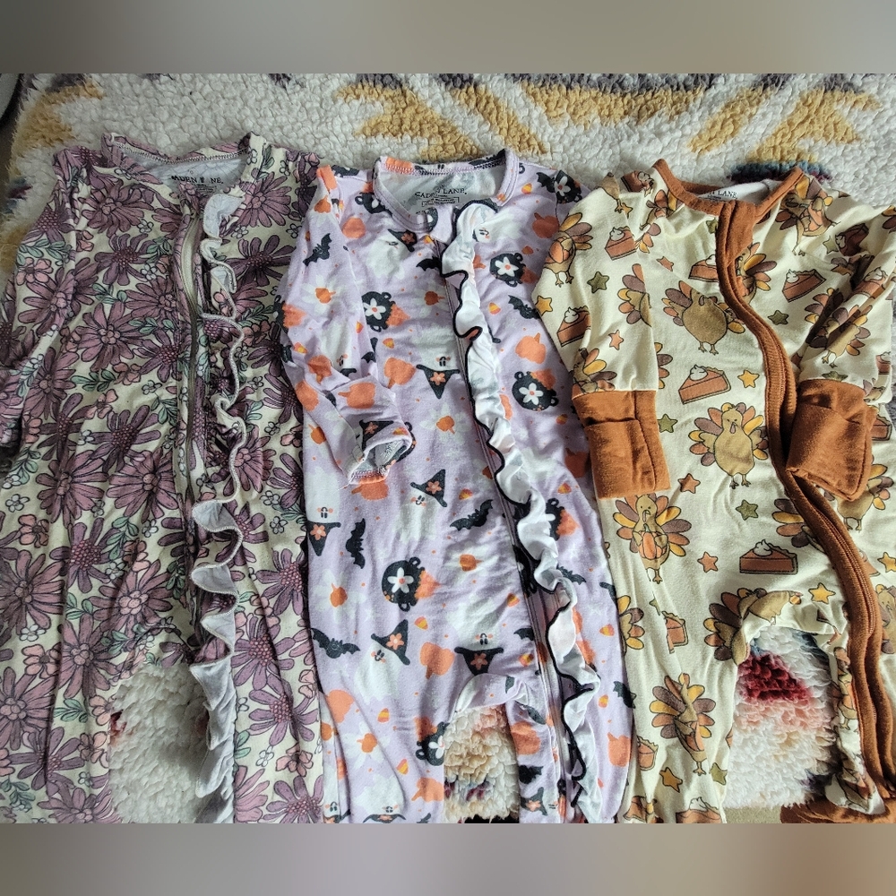 Caden Lane Zip up onesies set. Size 0-3months. Halloween & Thanksgiving prints